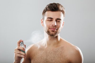 Los perfumes frescos para hombre ideales para climas cálidos